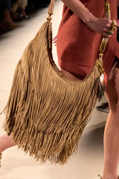 Look 25